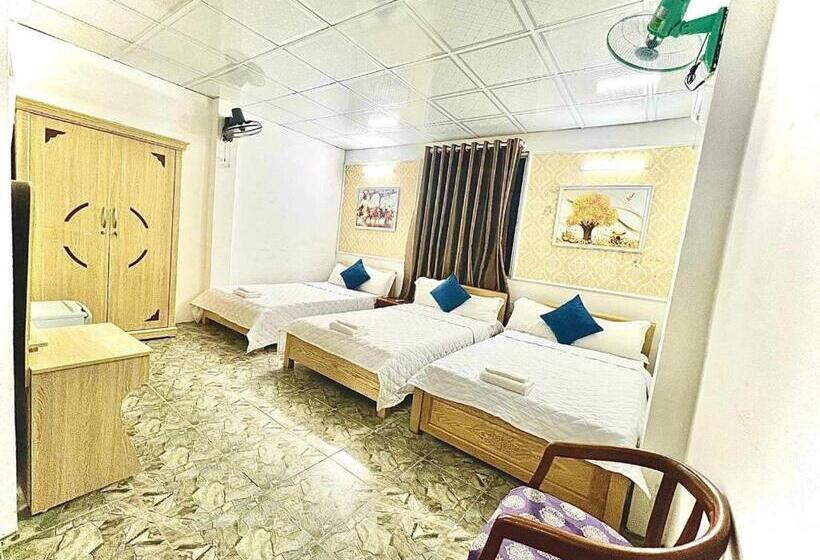 هتل Na Na Homestay