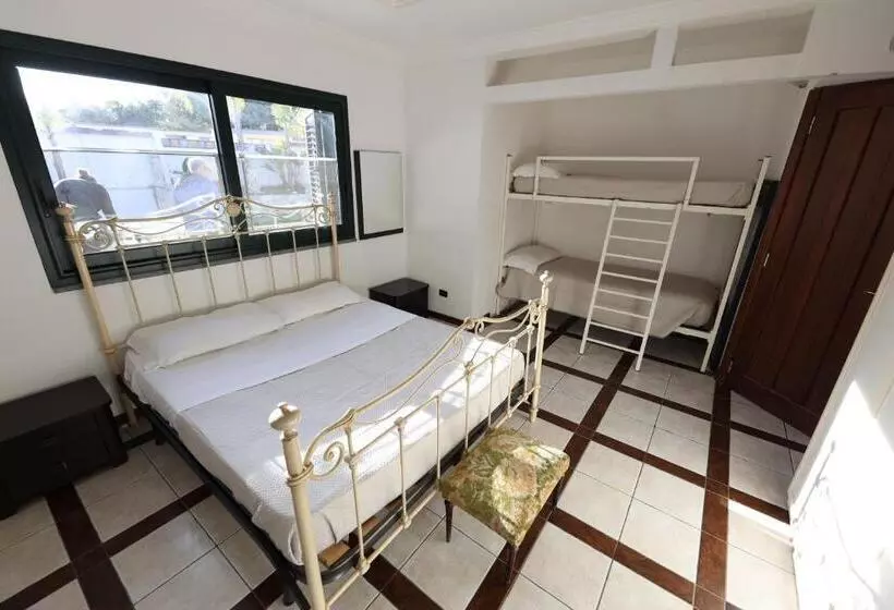 تختخواب و صبحانه Villa Courrier