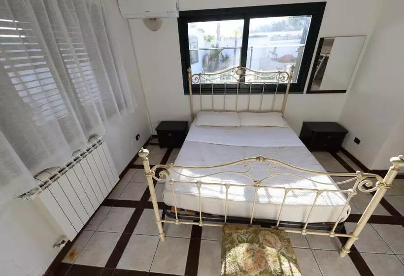 تختخواب و صبحانه Villa Courrier
