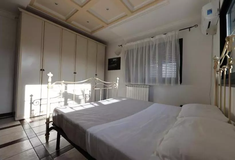 تختخواب و صبحانه Villa Courrier