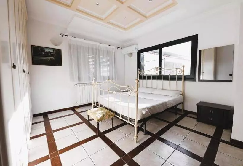 تختخواب و صبحانه Villa Courrier