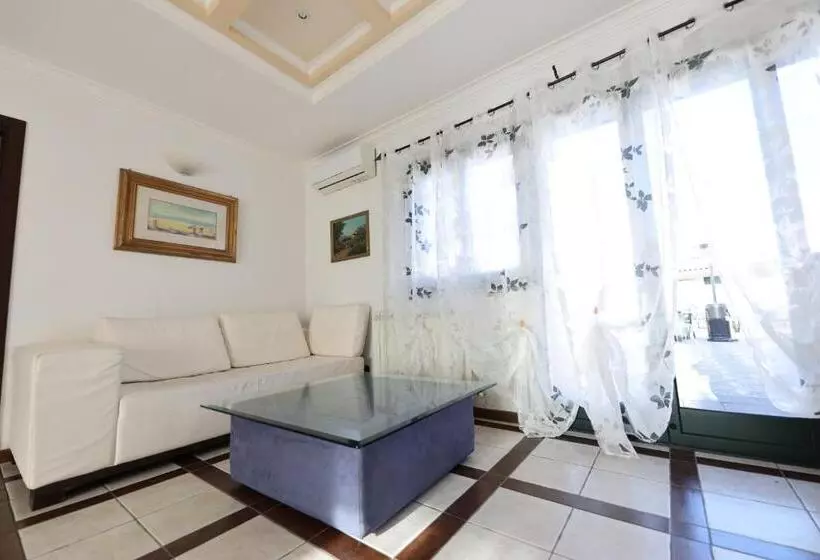 تختخواب و صبحانه Villa Courrier