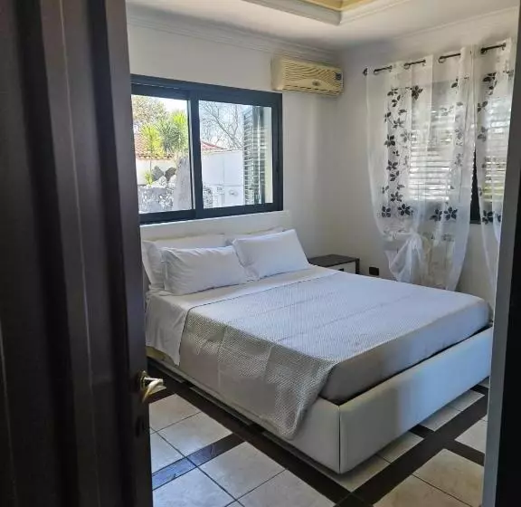 تختخواب و صبحانه Villa Courrier