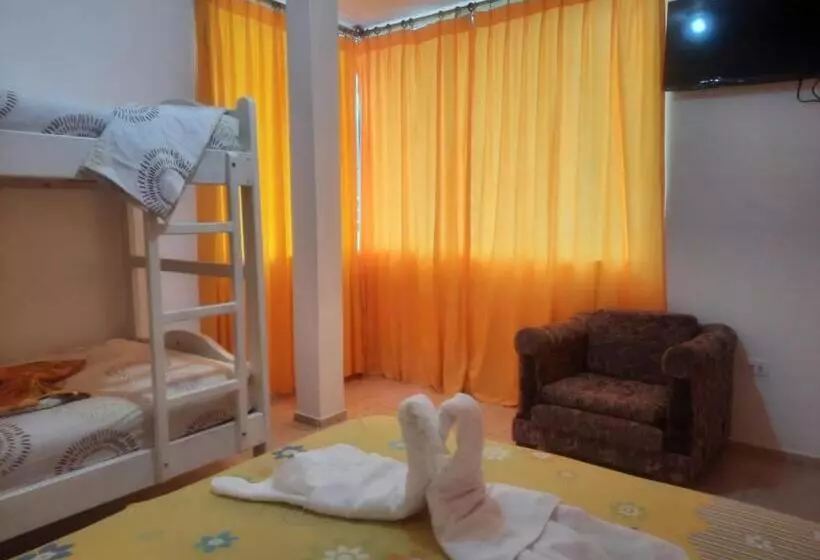 هتل Carmita