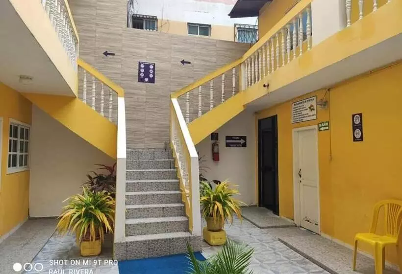 هتل Carmita