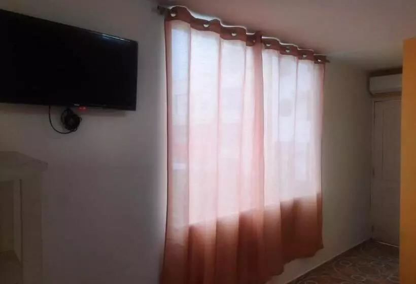 هتل Carmita