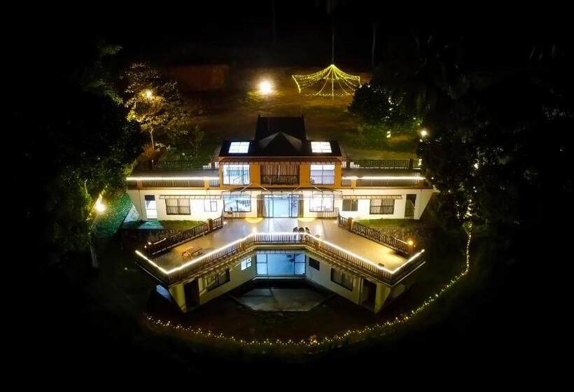 Hotel Jungle Drive Resort Vayalada