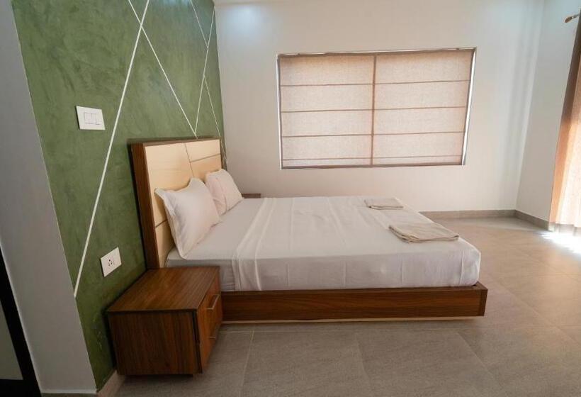 Hotel Jungle Drive Resort Vayalada