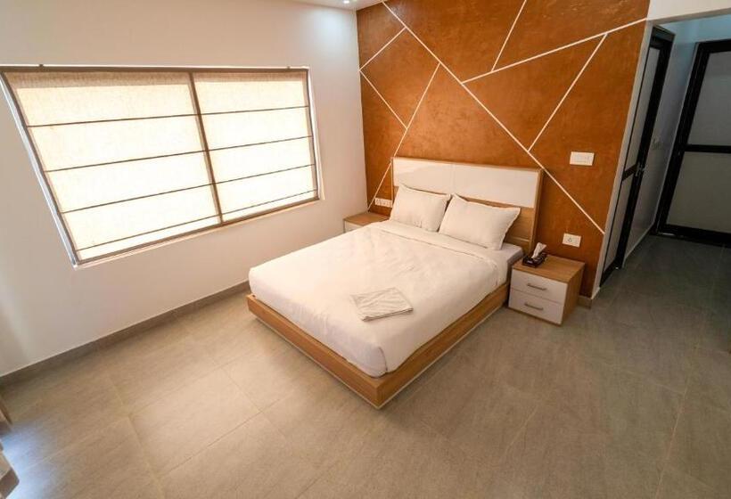 Hotel Jungle Drive Resort Vayalada