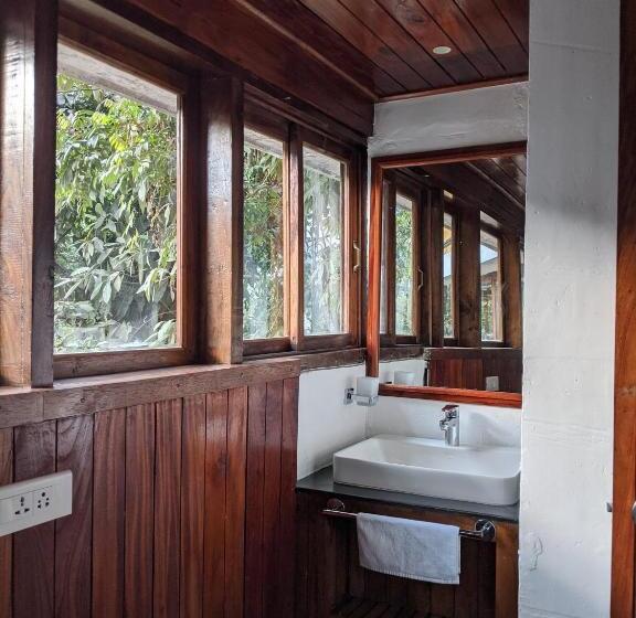 Hotel Kengbari Retreat