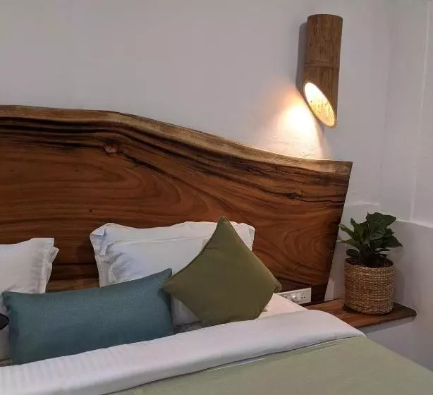 هتل Kengbari Retreat