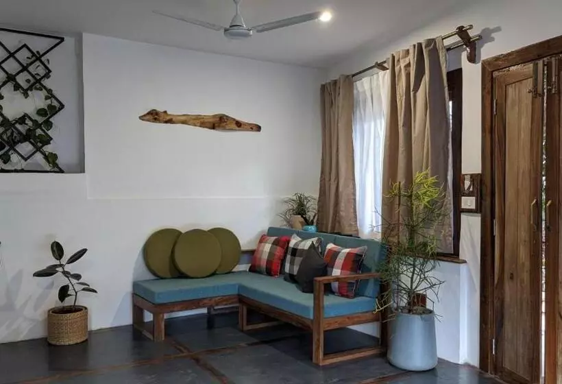 هتل Kengbari Retreat