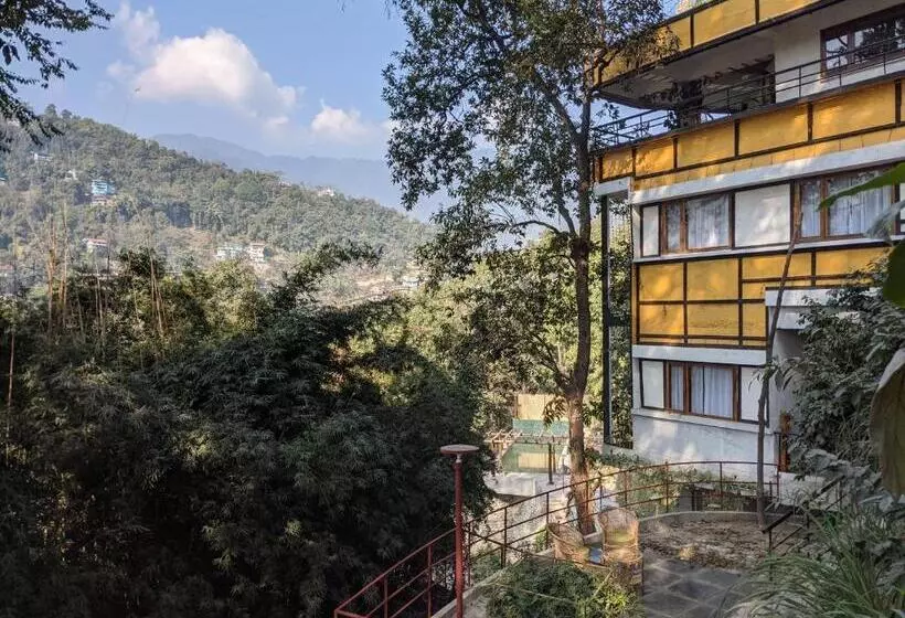 هتل Kengbari Retreat