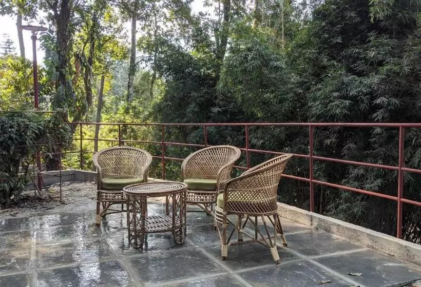 هتل Kengbari Retreat