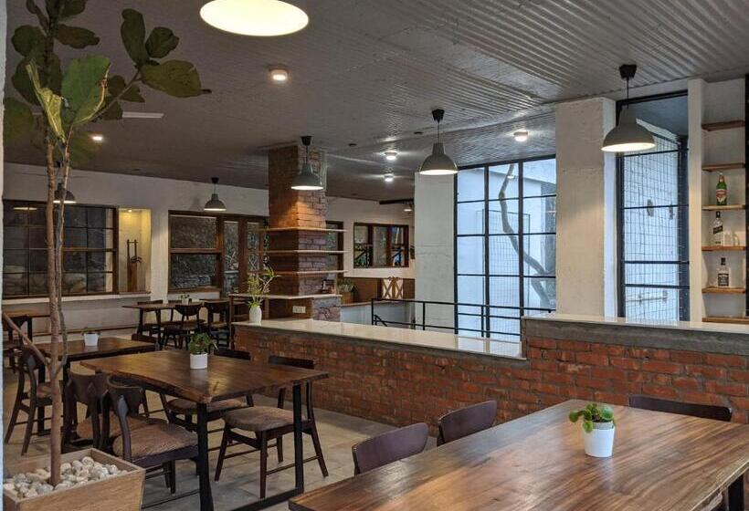 Hotel Kengbari Retreat