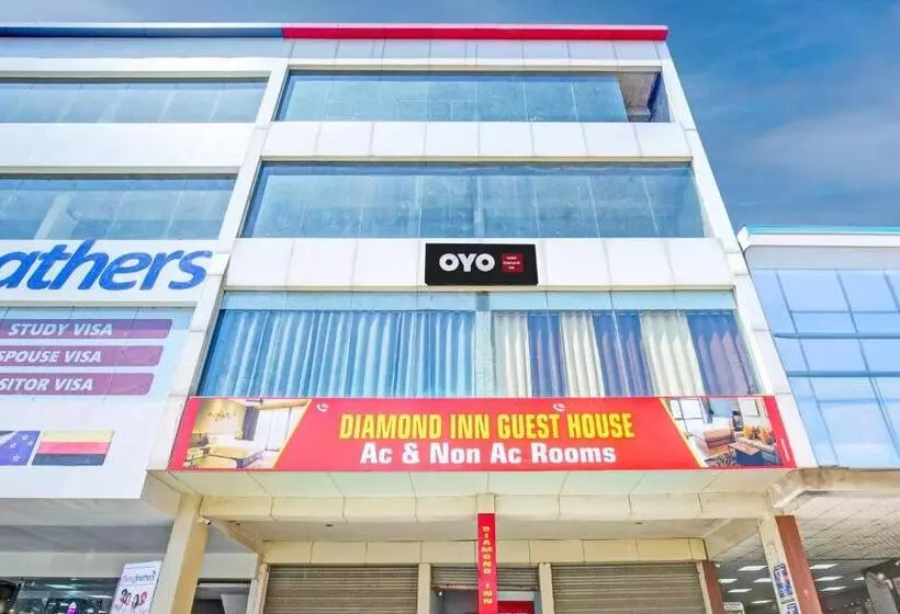 ホテル Oyo Diamond Inn