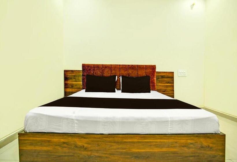 호텔 Oyo Diamond Inn