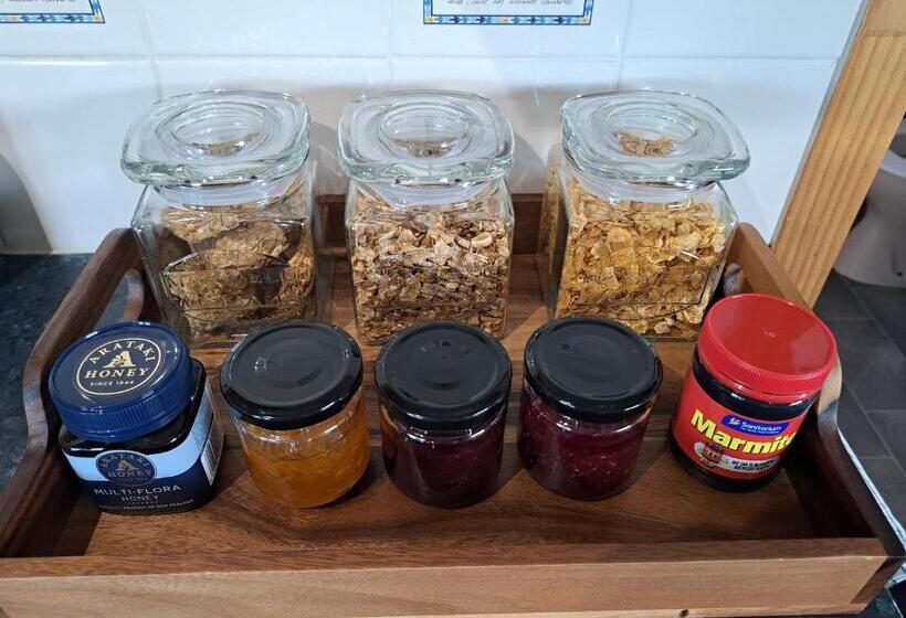 膳宿费 Crinkly Cottage