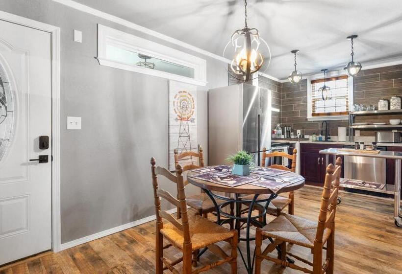 بنسيون Salt Block   The Cowboy Suite 4