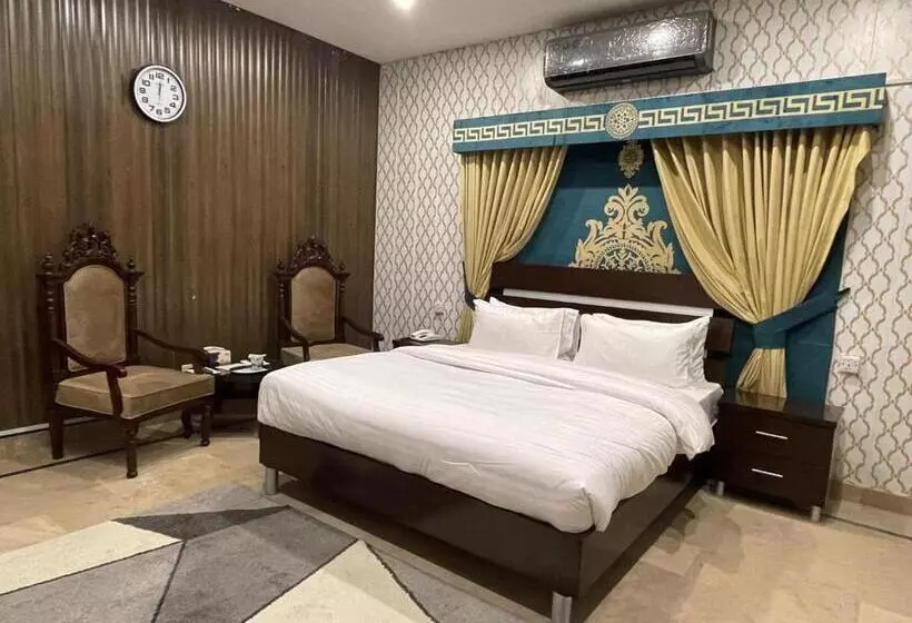 پانسیون Trail Residency Guest House