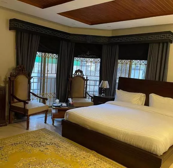 پانسیون Trail Residency Guest House