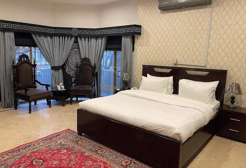 پانسیون Trail Residency Guest House