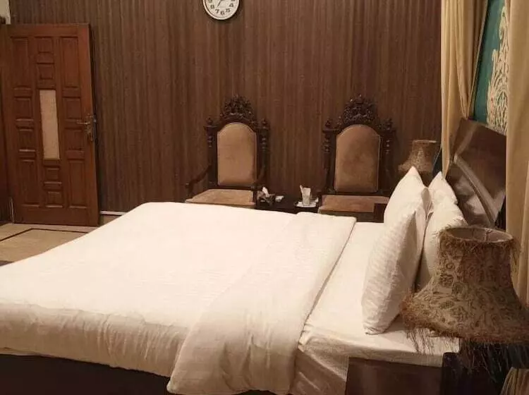 پانسیون Trail Residency Guest House