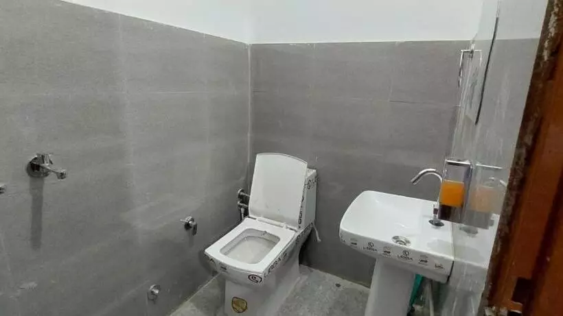 Hotel O Sirsa Hotel & Guest House
