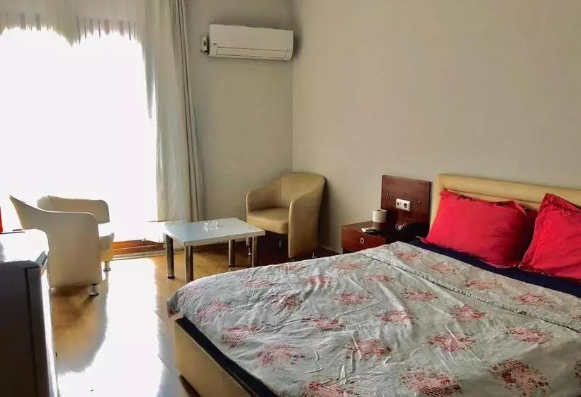 Yaşar Otel