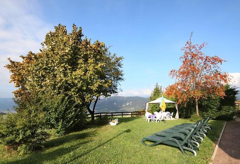 בית מלון כפרי Albergo Bucaneve