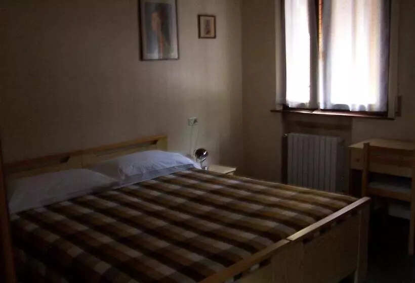 Hotelli Albergo Corona