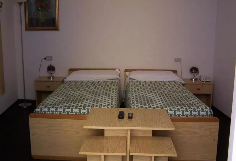 Hotelli Albergo Corona
