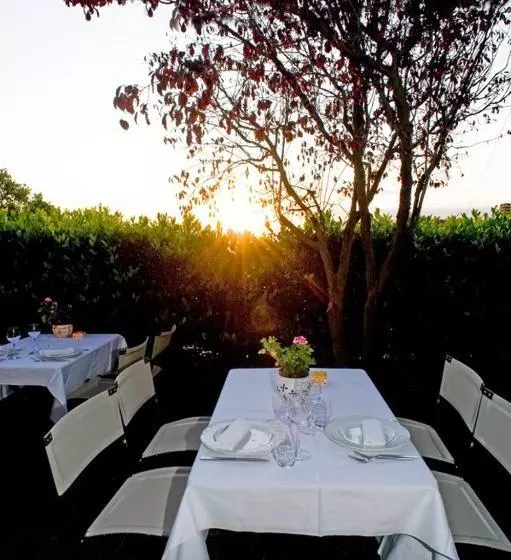 هتل Albergo Ristorante Il Terziere