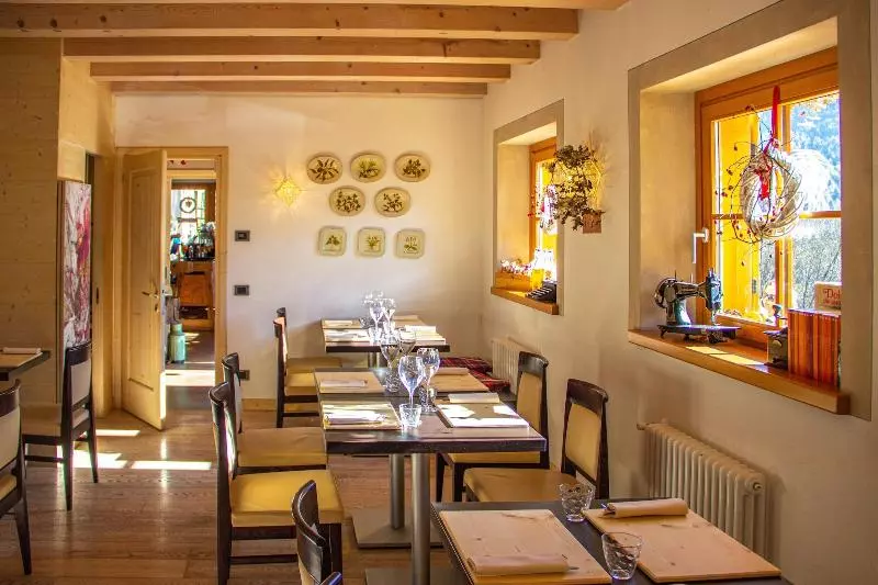 Hotelli Dolomiti Lodge Villa Gaia