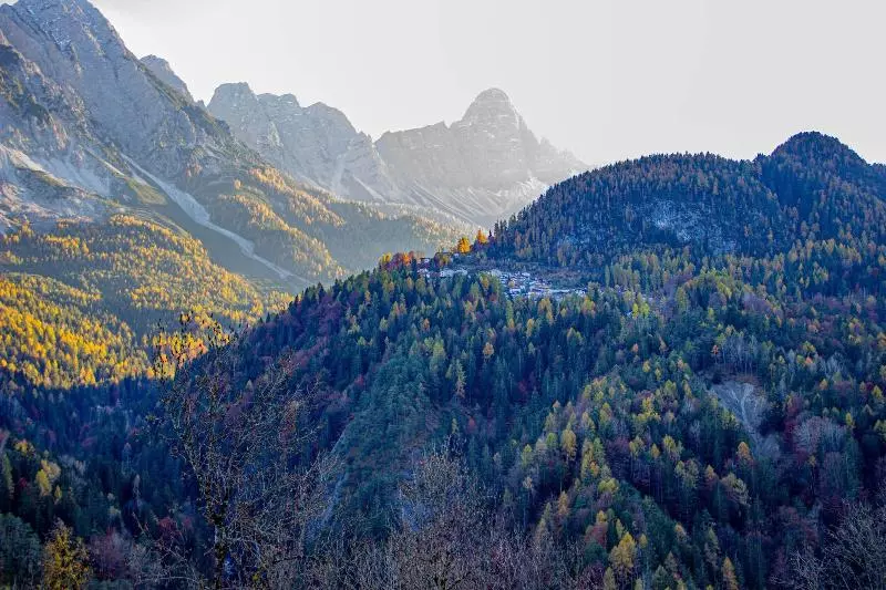 Hotelli Dolomiti Lodge Villa Gaia