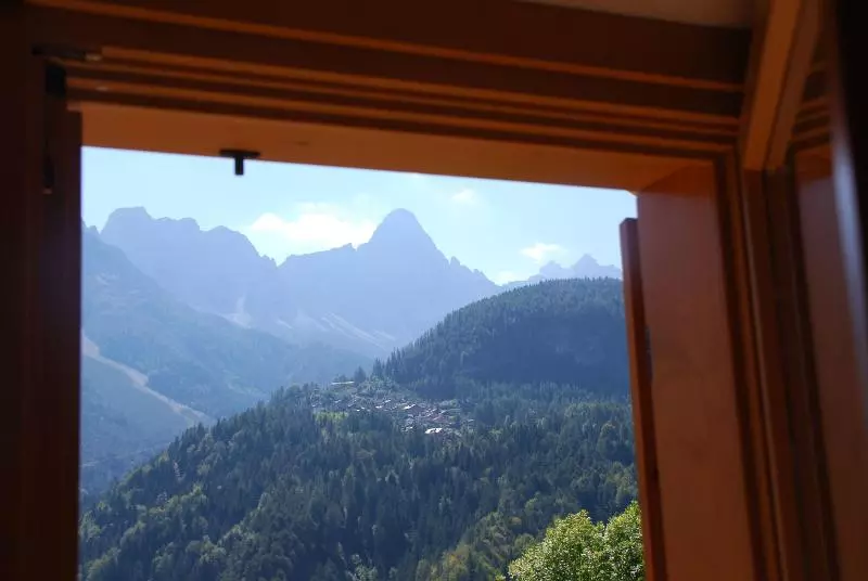 Hotelli Dolomiti Lodge Villa Gaia