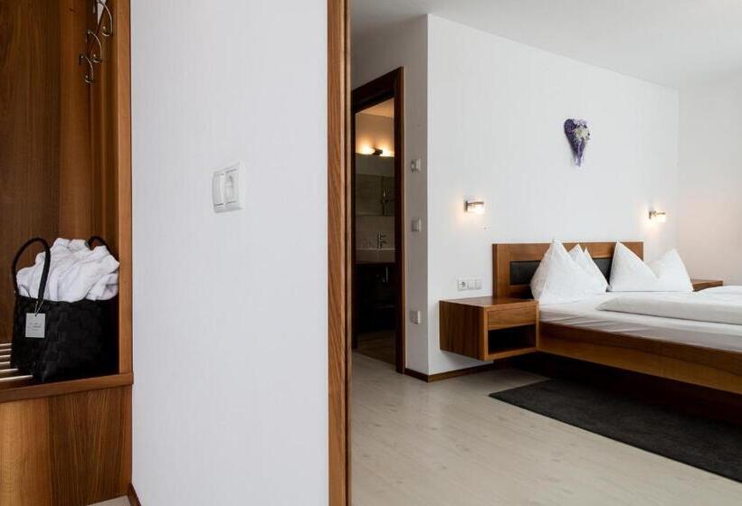 בית מלון כפרי Garni Sunela