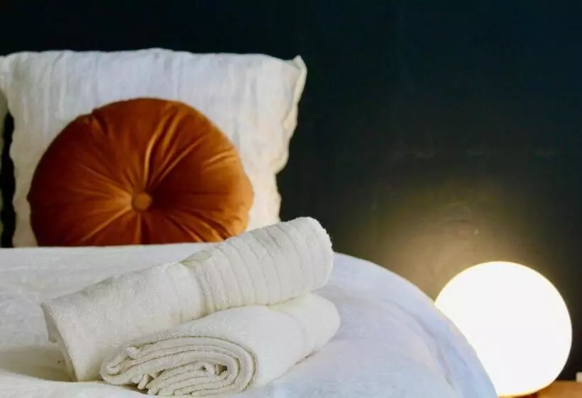 ベッドアンドブレックファースト Maison Merci   Maison D Hôtes