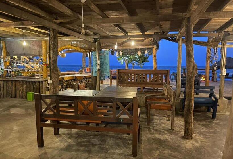 ベッドアンドブレックファースト Vitamin Sea Beach Hostel