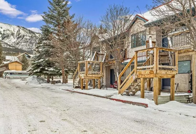 Bow Valley Chalets Entire 2 Bedrooms Townhouse