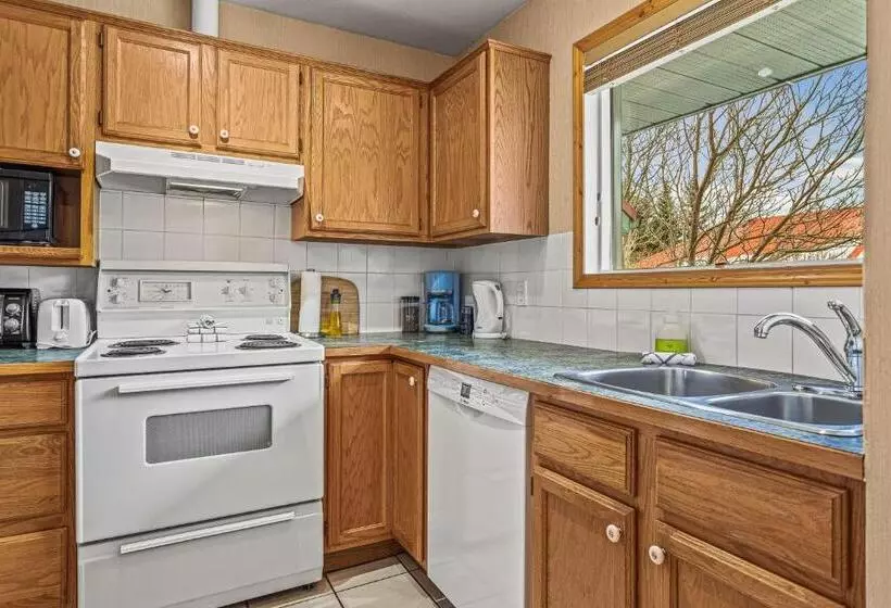 Bow Valley Chalets Entire 2 Bedrooms Townhouse