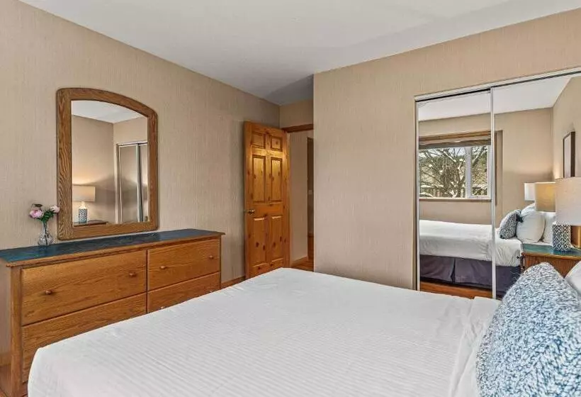 Bow Valley Chalets Entire 2 Bedrooms Townhouse