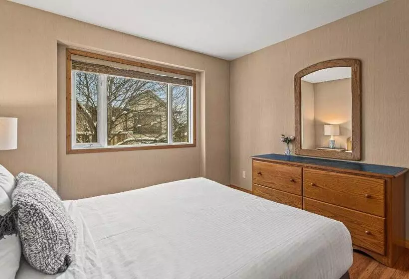 Bow Valley Chalets Entire 2 Bedrooms Townhouse