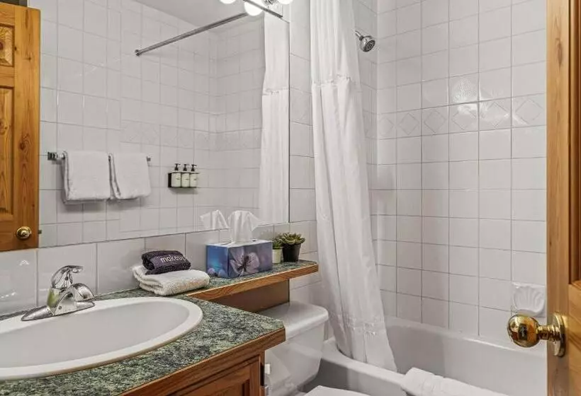 Bow Valley Chalets Entire 2 Bedrooms Townhouse