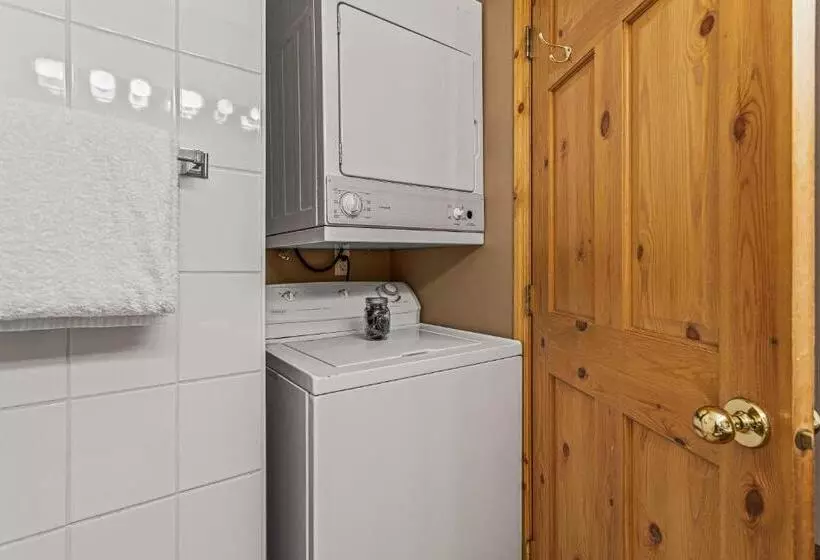 Bow Valley Chalets Entire 2 Bedrooms Townhouse