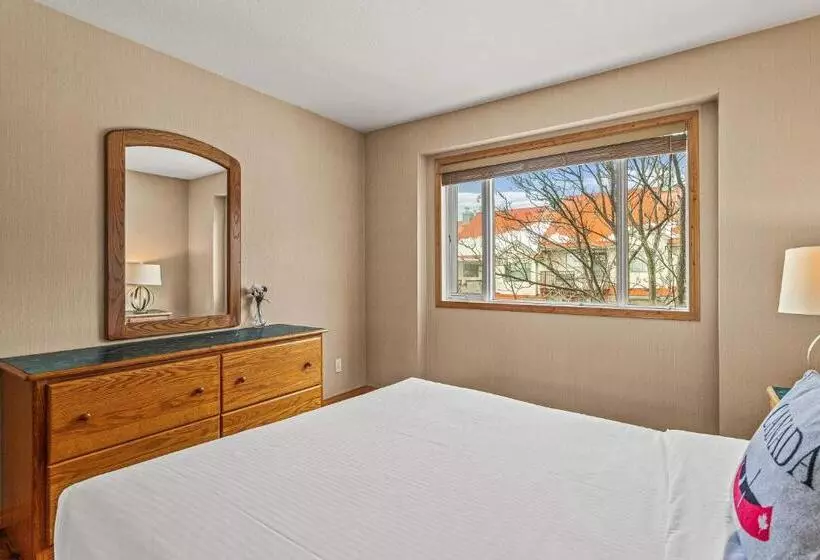 Bow Valley Chalets Entire 2 Bedrooms Townhouse