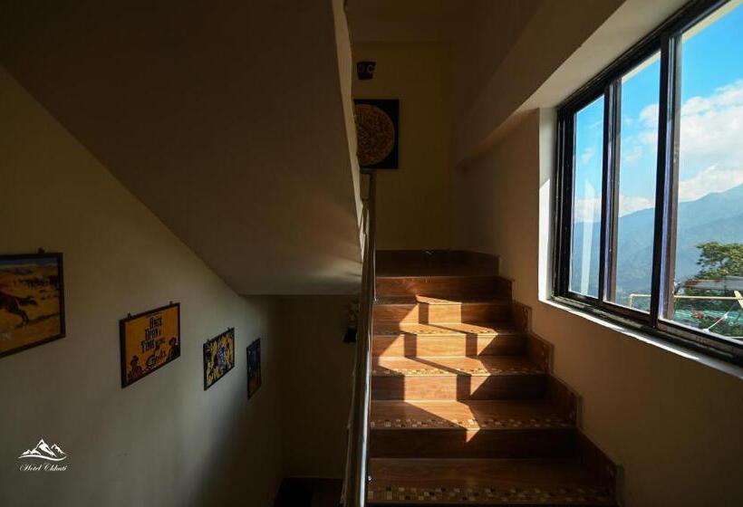 ホテル Chhuti Lava