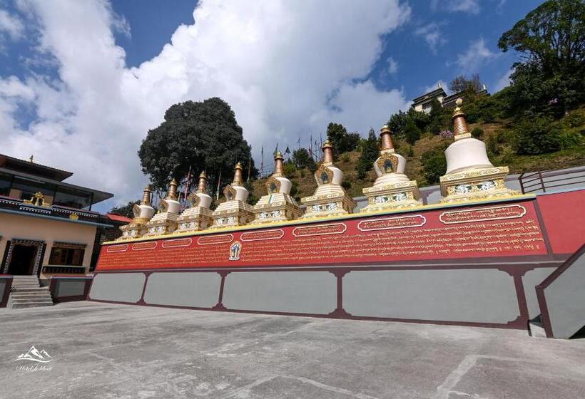 ホテル Chhuti Lava