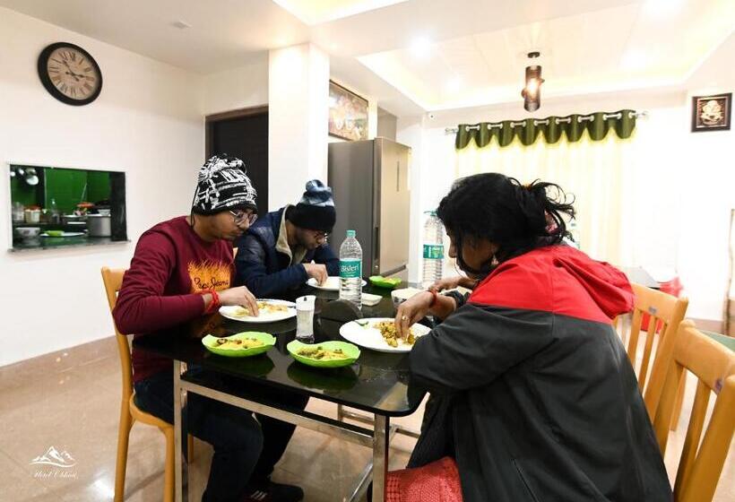 ホテル Chhuti Lava