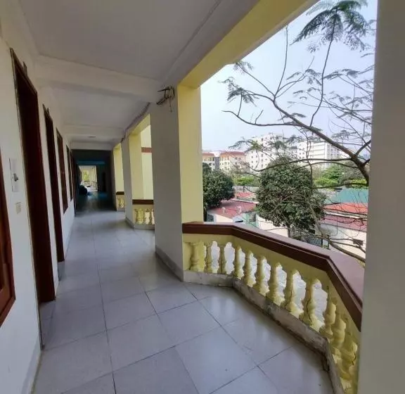 هتل Khách Sạn Viễn đông